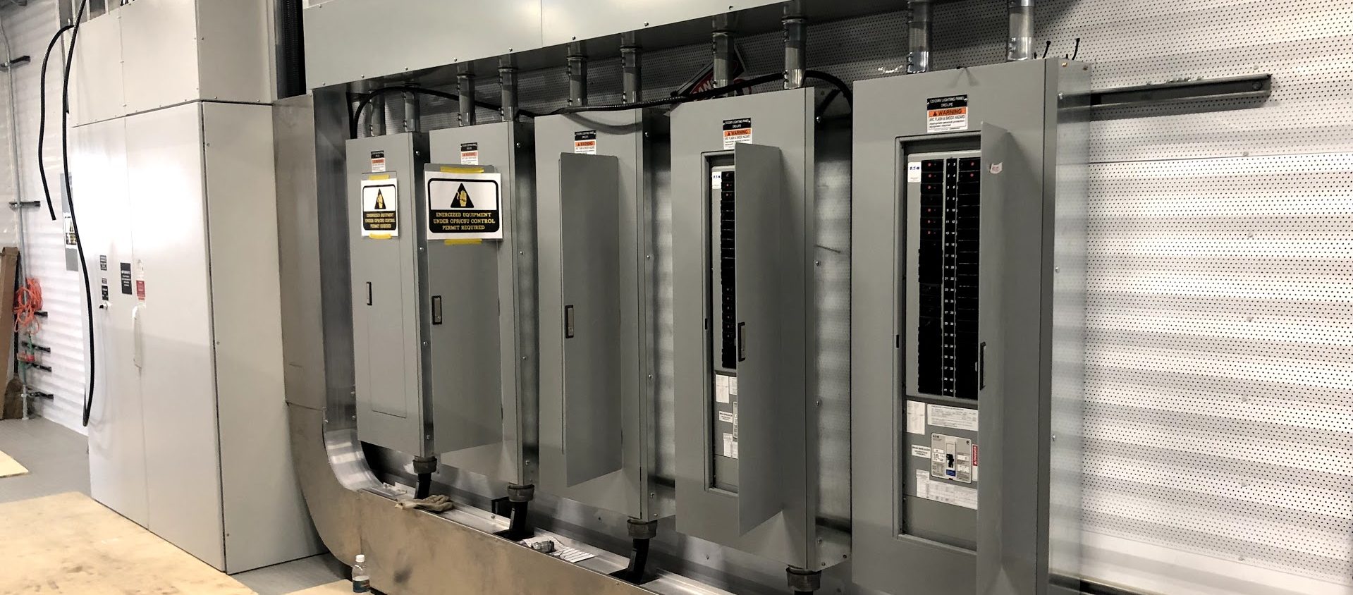 Commercial electrical panelboards